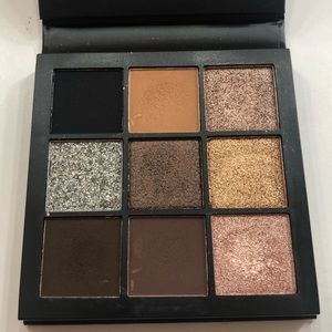 Smoky obsessions HUDA BEAUTY